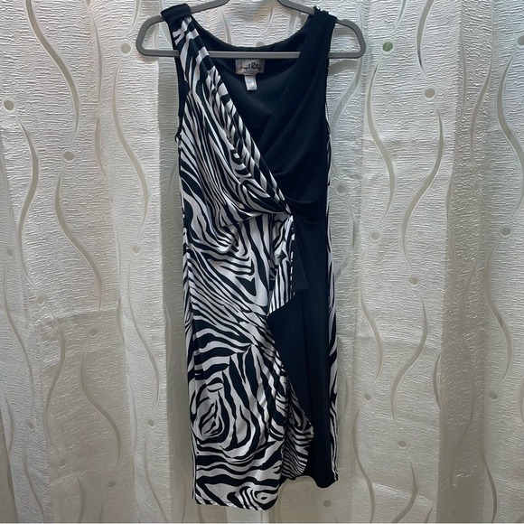 Joseph Ribkoff Dresses & Skirts - Joseph Ribkoff Zebra Print Asymmetrical Wrap Dress Women's Size 6 Black White
